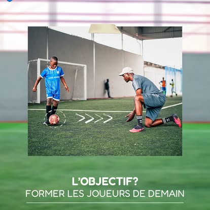 Séance individuelle entre un jeune joueur et son entraîneur